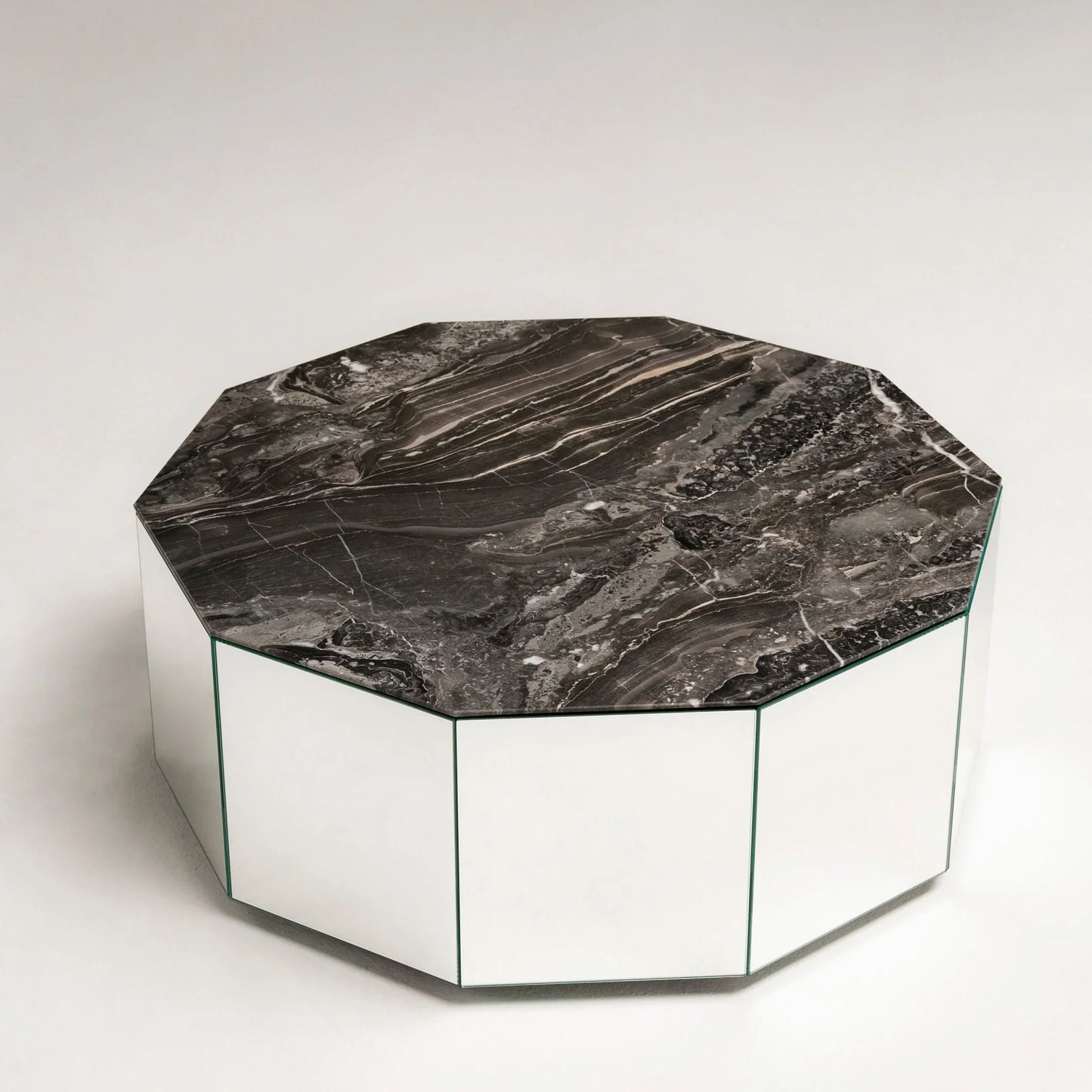 Tacchini - Colonna Couchtisch - sarto Tailored Interiors Group