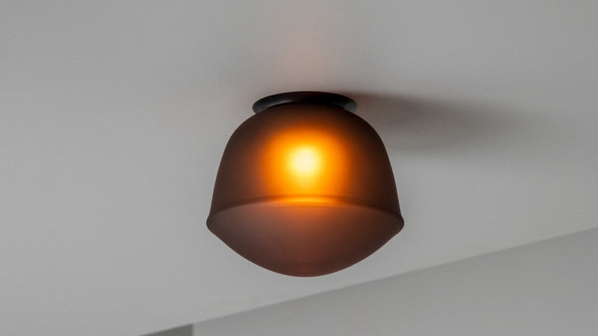 Contour ceiling/wall light