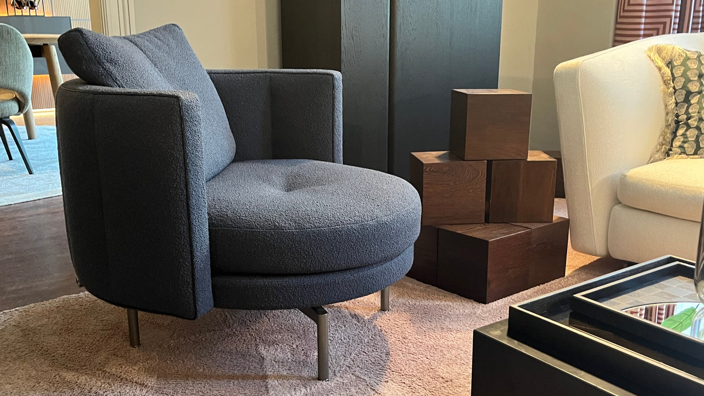 Minotti Torii armchair