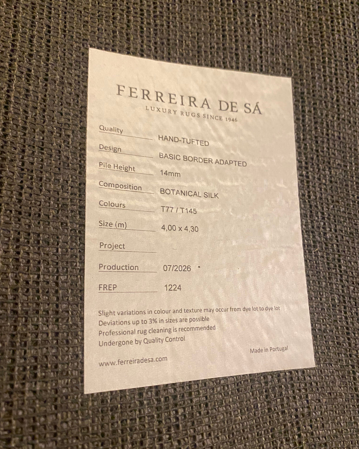 Ferreira de Sá - Ferreira de Sá Basic Border Teppich - sarto Tailored Interiors