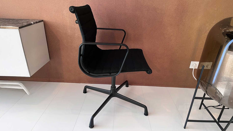 Vitra EA Aluminium EA104 Chair
