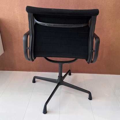 Vitra EA Aluminium EA104 Chair
