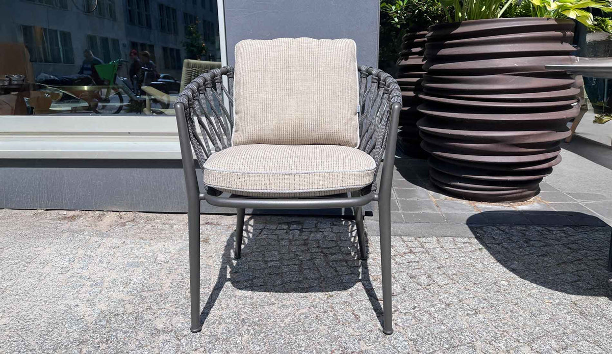 B&B Italia Erica Outdoor Armlehnstuhl