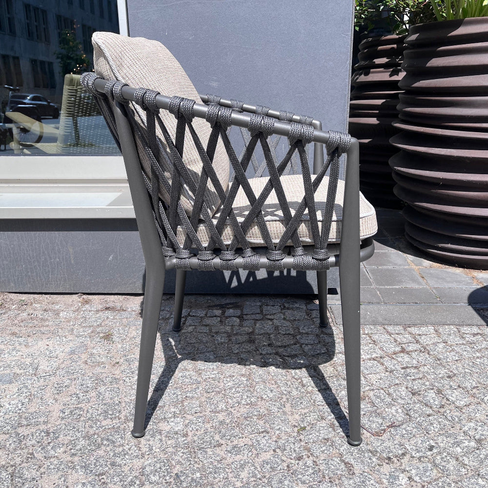 B&B Italia Erica Outdoor Armlehnstuhl