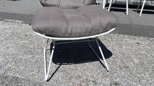 Freifrau Leyasol Hocker