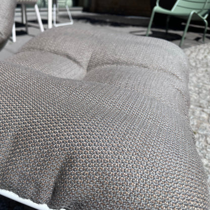 Freifrau Leyasol Hocker