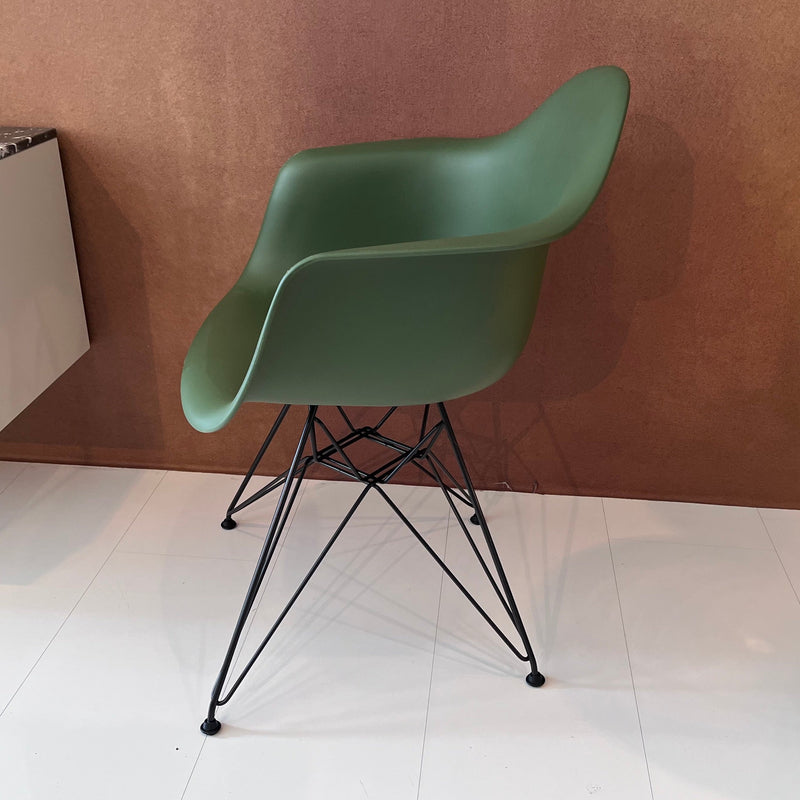 Vitra Eames Armchair DAR | Forest