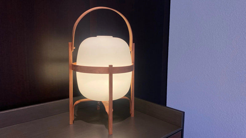 Santa & Cole -  Cesta Tisch-und Bodenleuchte - sarto Tailored Interiors Group