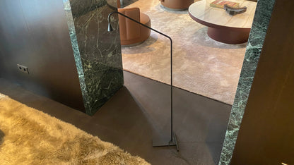 Trizo21 - Trizo21 Austere F Stehleuchte - sarto Tailored Interiors Group