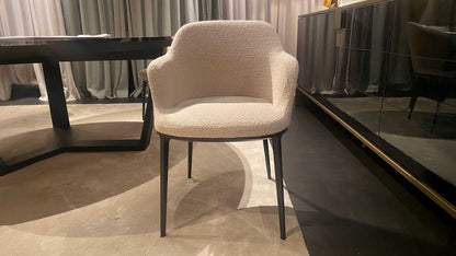 B&B Italia Caratos Stuhl mit Armlehnen