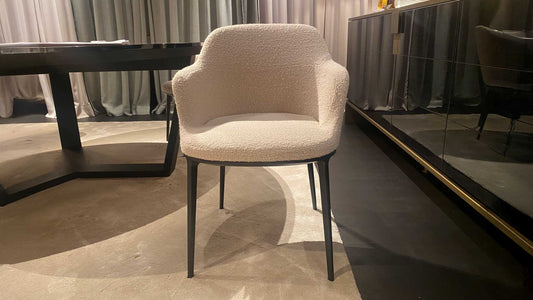 B&B Italia Caratos Stuhl mit Armlehnen