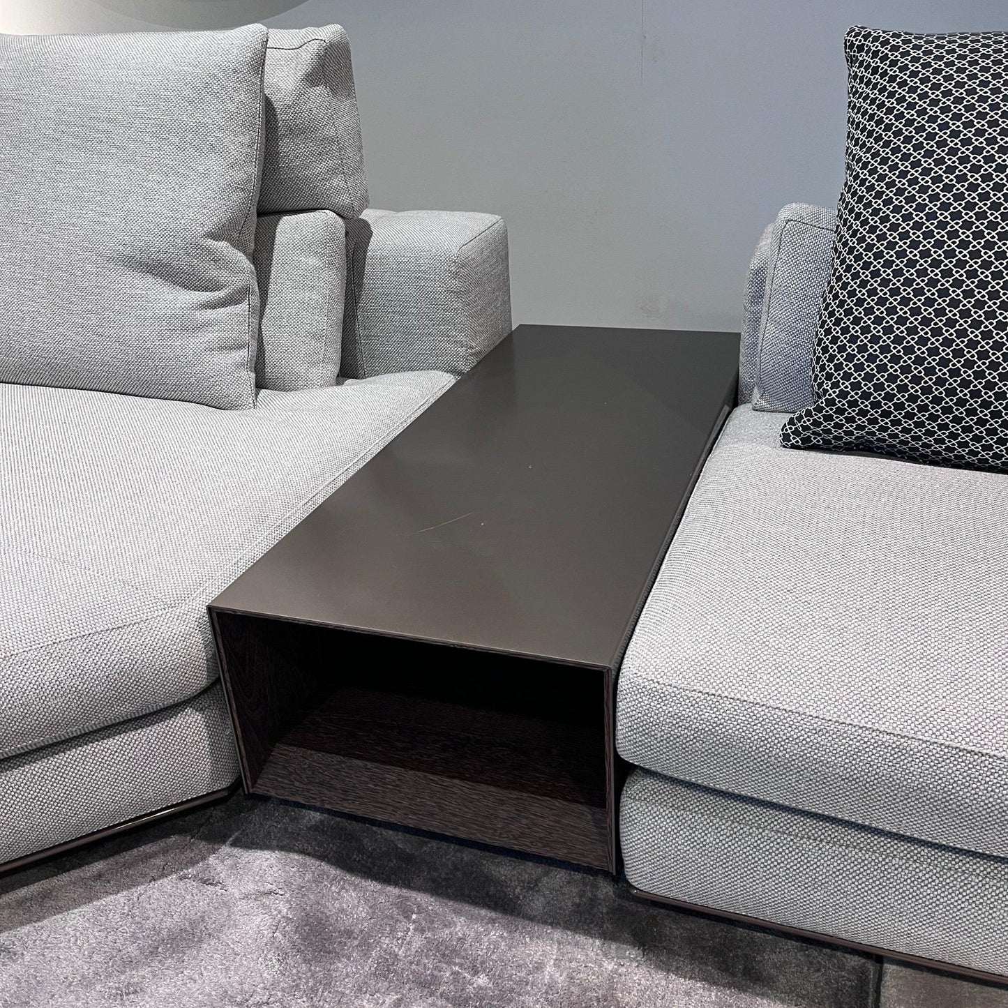 Minotti Gray side table