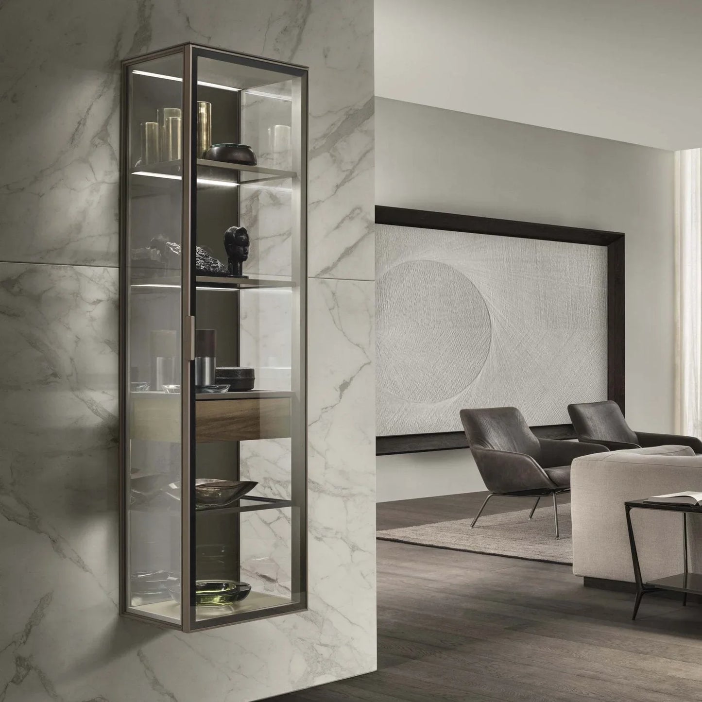 Rimadesio - ALAMBRA Hängevitrine mit LED Beleuchtung - sarto Tailored Interiors Group