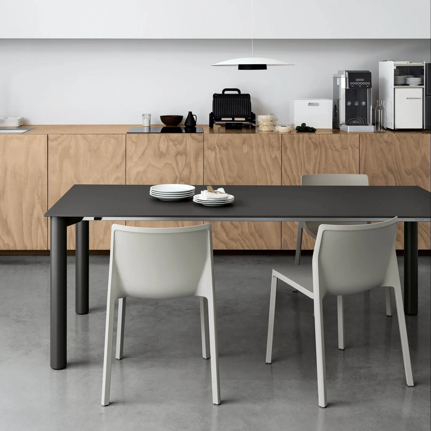 Kristalia - Bodoni Outdoor Tisch - sarto Tailored Interiors Group