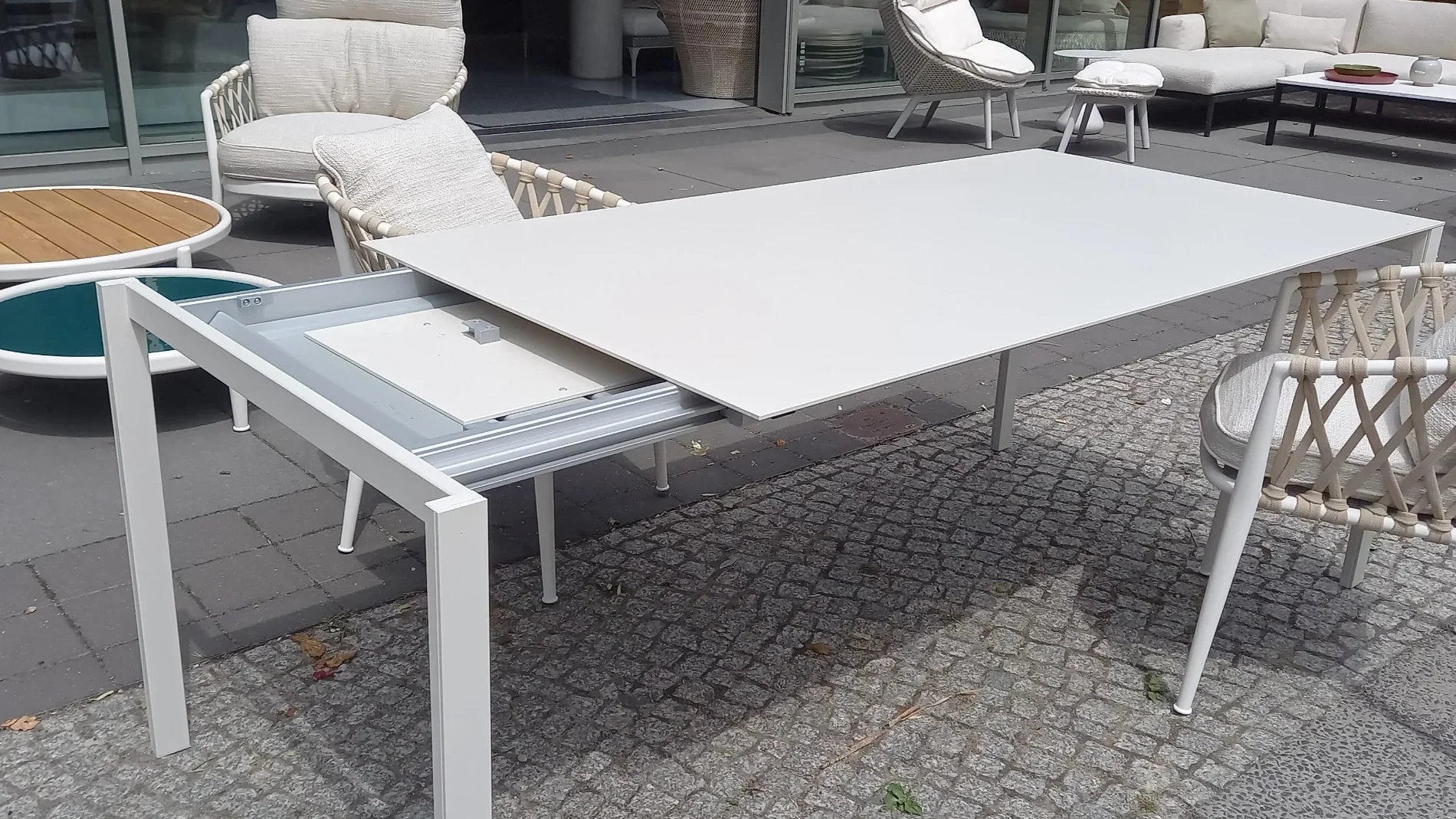 Kristalia - Kristalia Outdoor Think-K Esstisch ausziehbar - Esstische - Sarto Group