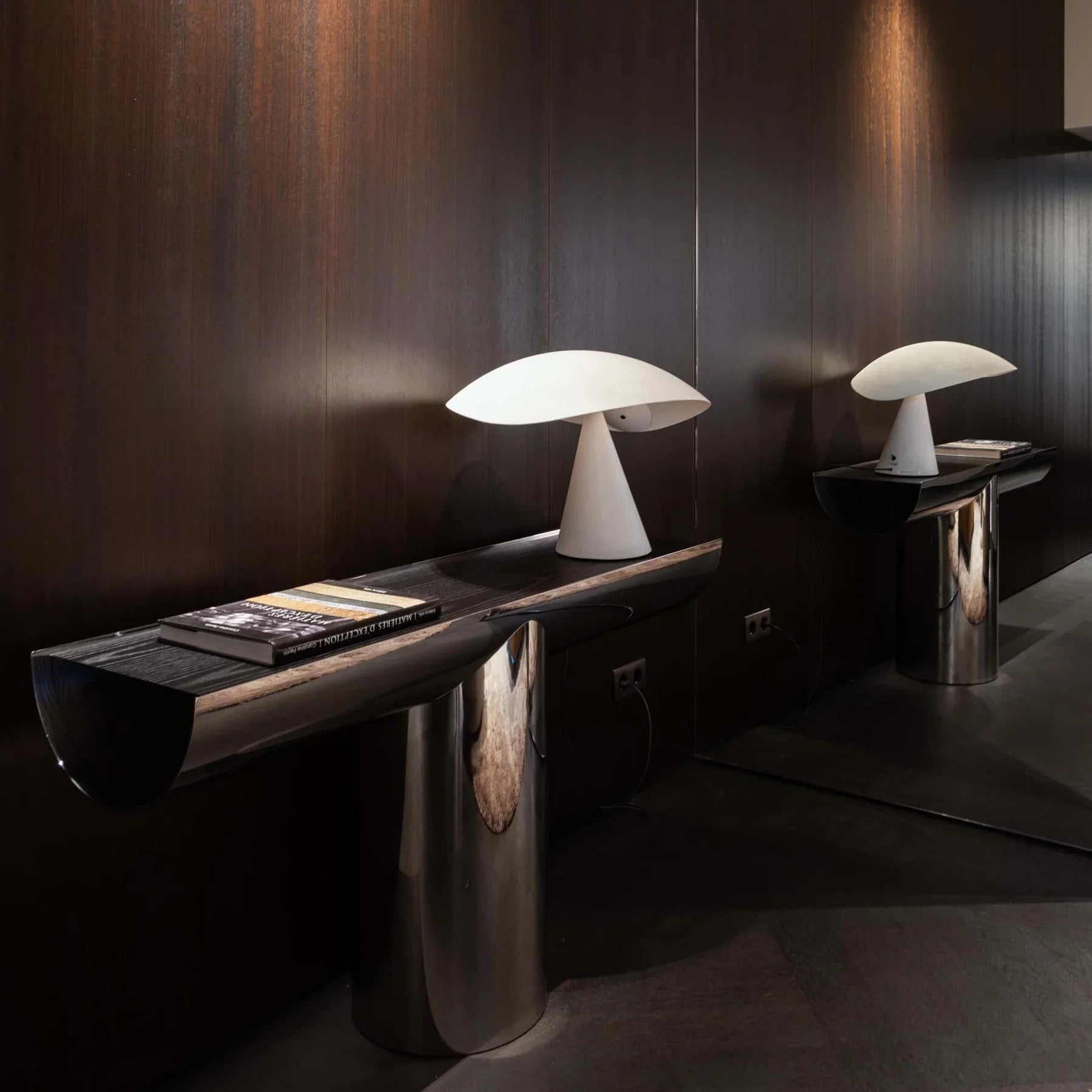 Minotti - Pilotis Konsole - sarto Tailored Interiors Group