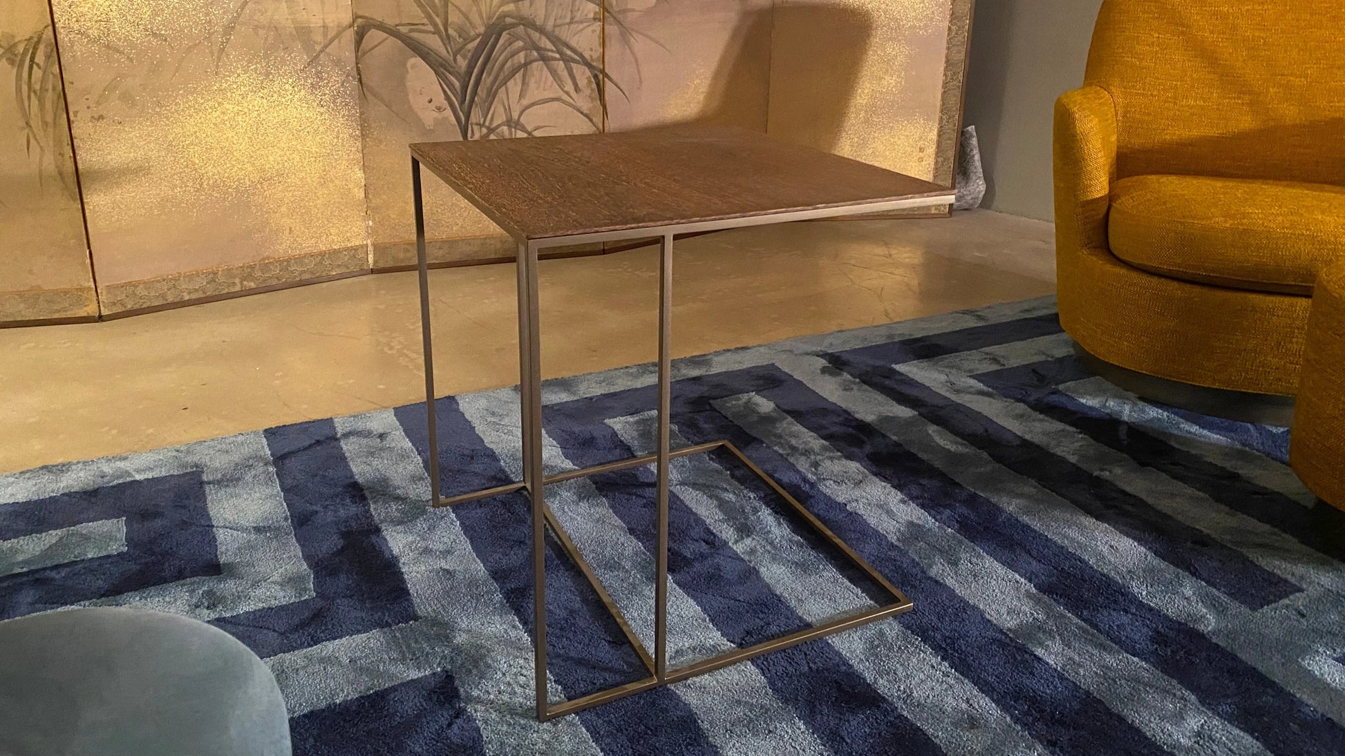 Minotti - Minotti LEGER Bronze Beistelltisch | Holzplatte - Beistelltische - Sarto Group