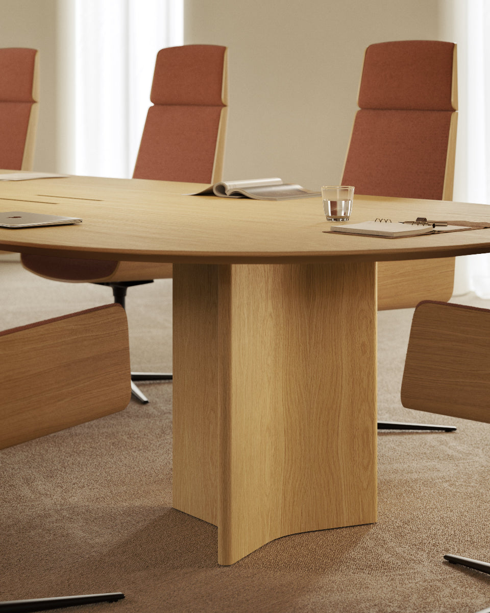 Punt Column Table oak supermatt