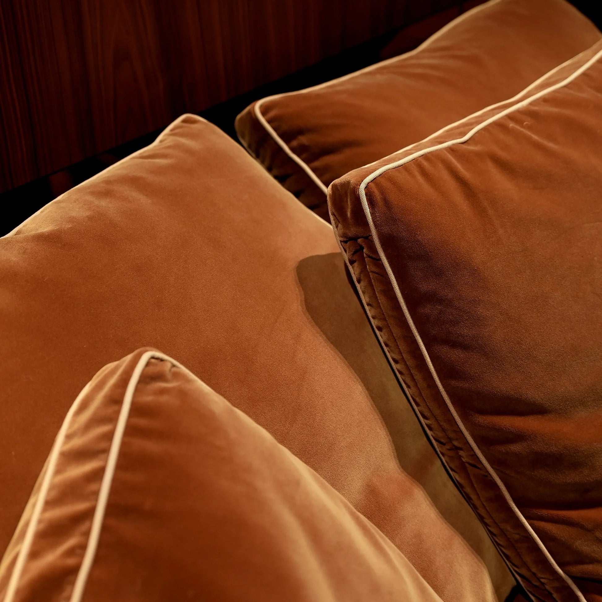 Maxalto - Arbiter Sofa - sarto Tailored Interiors Group