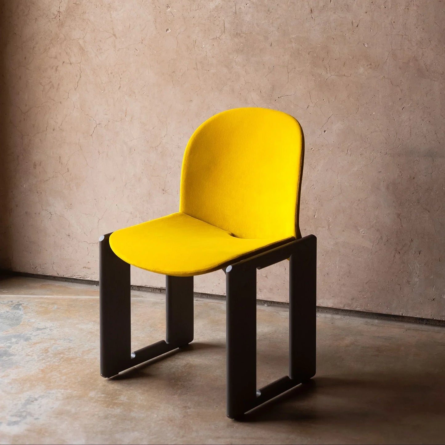 Tacchini - Dialogo Stuhl - sarto Tailored Interiors Group