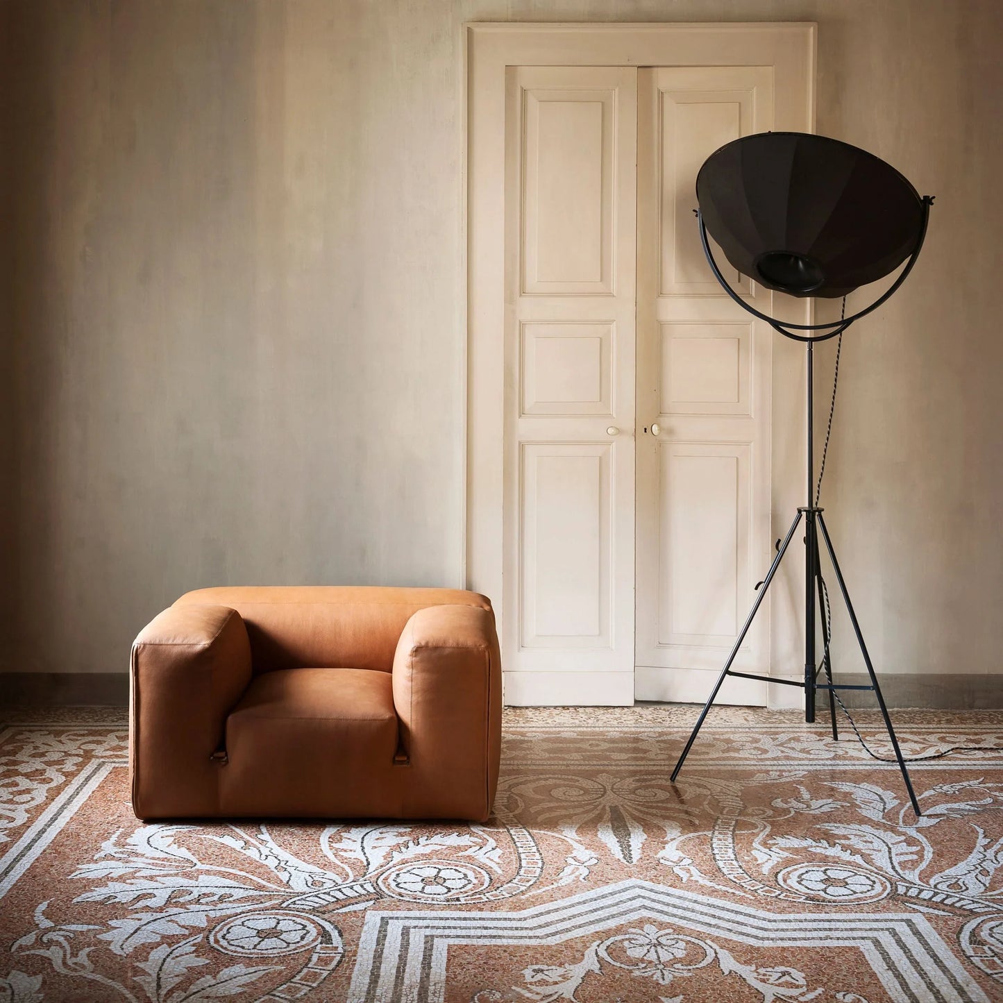 Tacchini - Le Mura Sessel - sarto Tailored Interiors Group