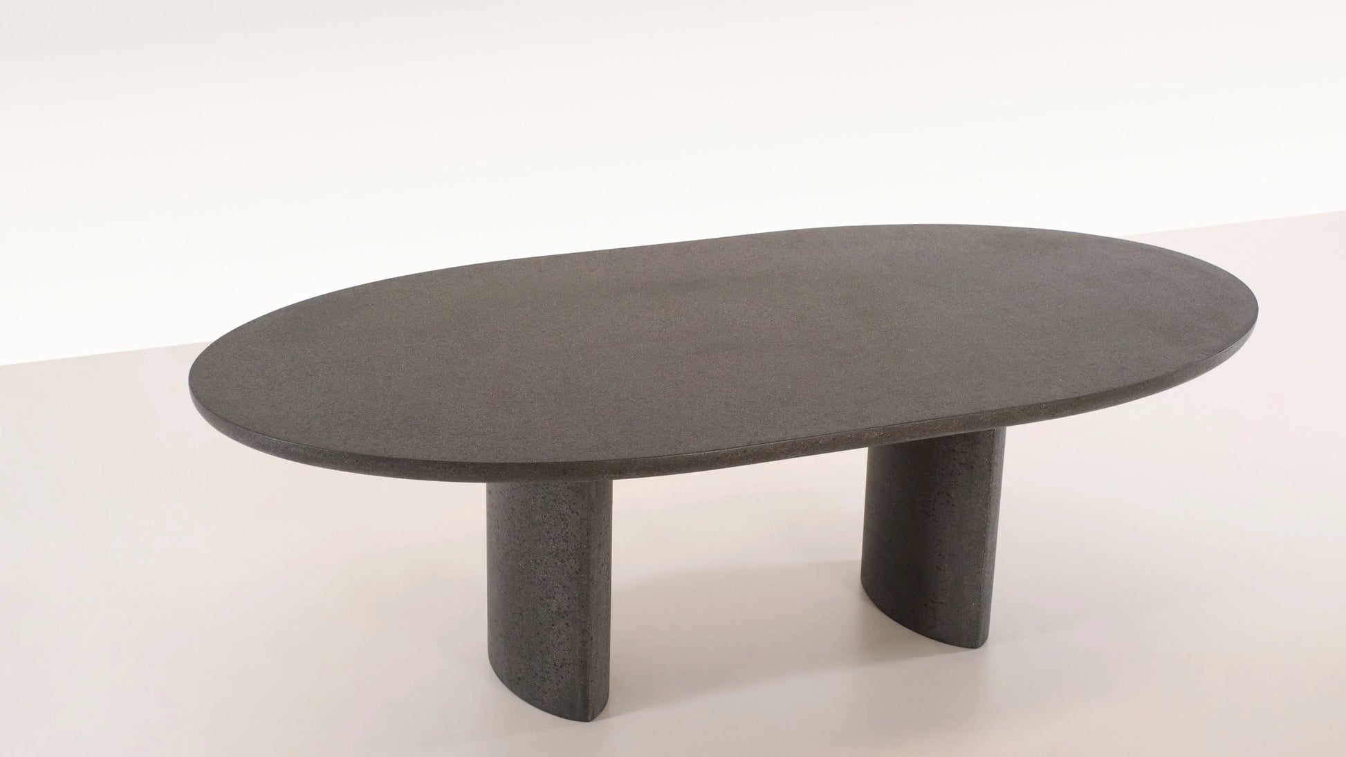 Tacchini - Torii Love Esstisch - sarto Tailored Interiors Group