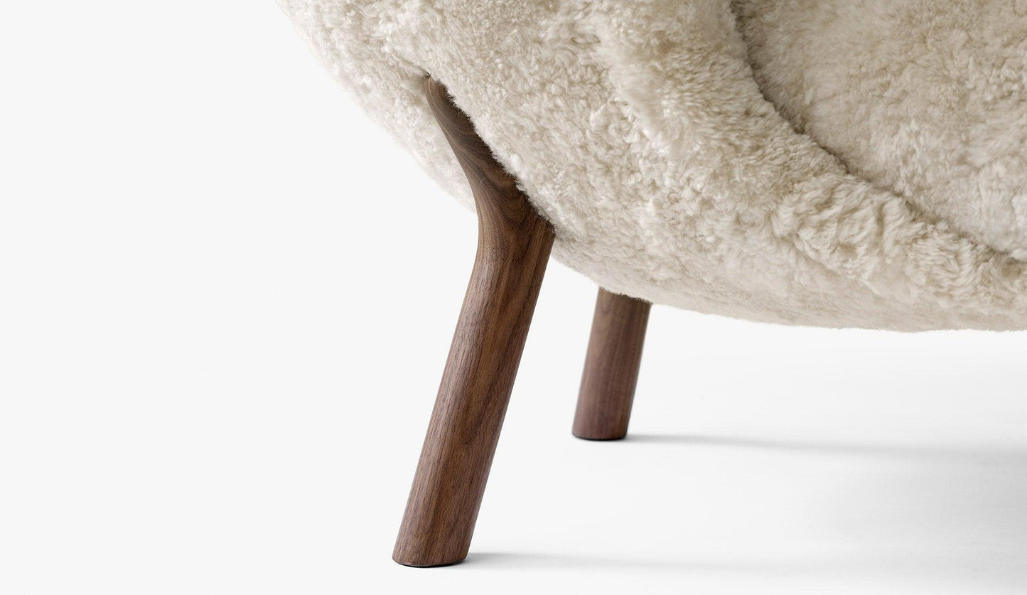 &Tradition - &tradition Little Petra VB1 Lounge Sessel | Schaffell - Sessel - Sarto Group