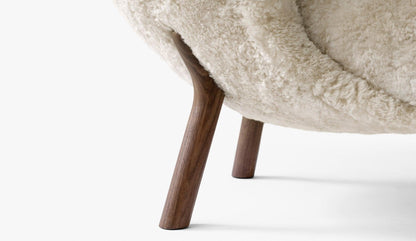 &Tradition - &tradition Little Petra VB1 Lounge Sessel | Schaffell - Sessel - Sarto Group