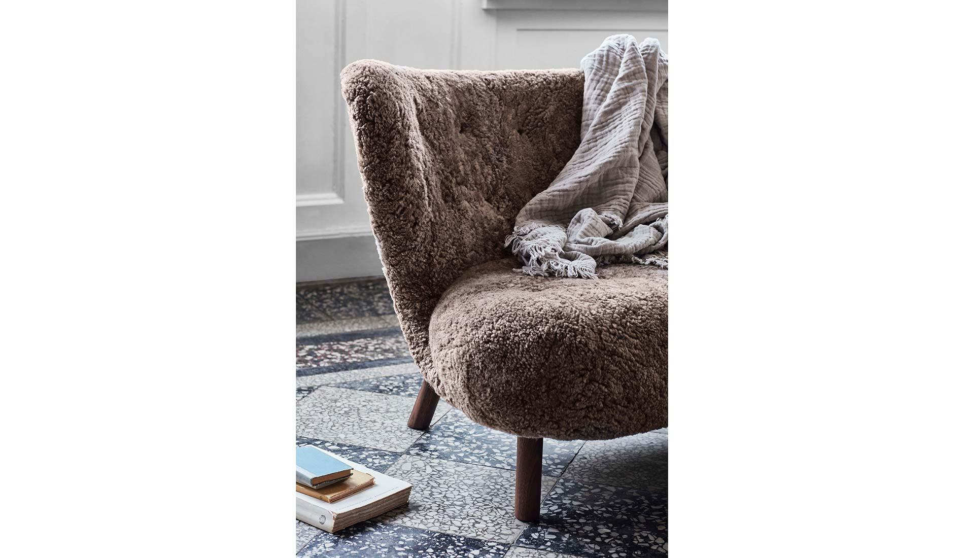 &Tradition - &tradition Little Petra VB1 Lounge Sessel | Schaffell - Sessel - Sarto Group