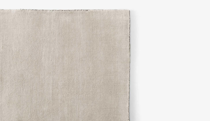 &Tradition - The Moor Teppich | AP5 + AP7 | Taubeige - sarto Tailored Interiors Group