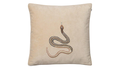Chhatwal & Jonsson - Chhatwal & Jonsson Cobra Samtkissen 50 x 50 cm | Beige - Zierkissen - Sarto Group