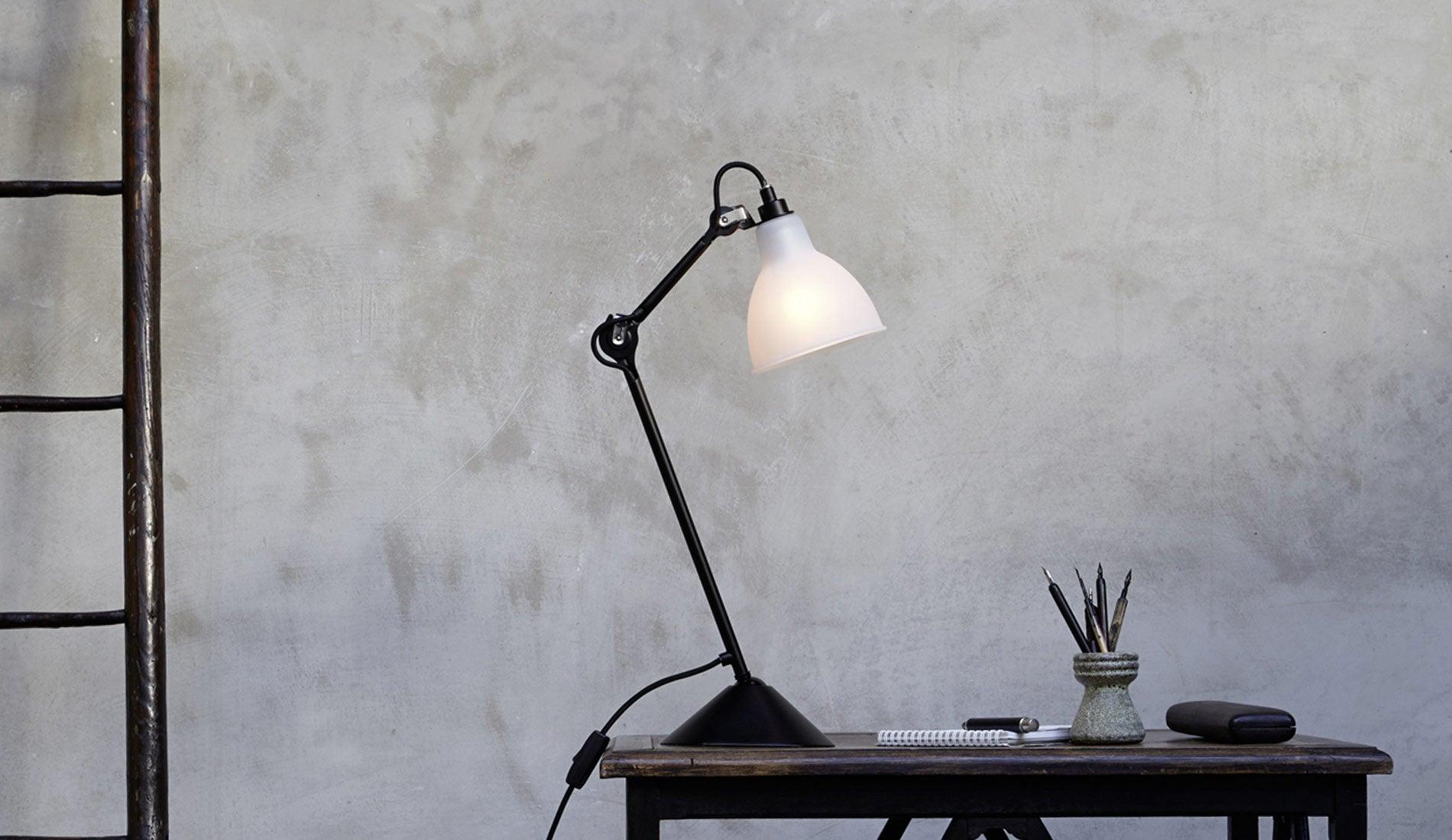 DCW éditions Paris - DCW Lampe Gras N°205 Schwarz - Tischleuchten - Sarto Group