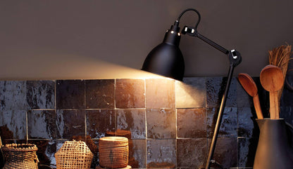 DCW éditions Paris - DCW Lampe Gras N°205 Schwarz - Tischleuchten - Sarto Group
