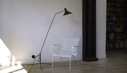 DCW éditions Paris - DCW Mantis BS1 Stehleuchte Dreiecksfuß - Stehleuchten - Sarto Group