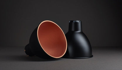 DCW éditions Paris - DCW Lampe Gras N°205 Schwarz - Tischleuchten - Sarto Group
