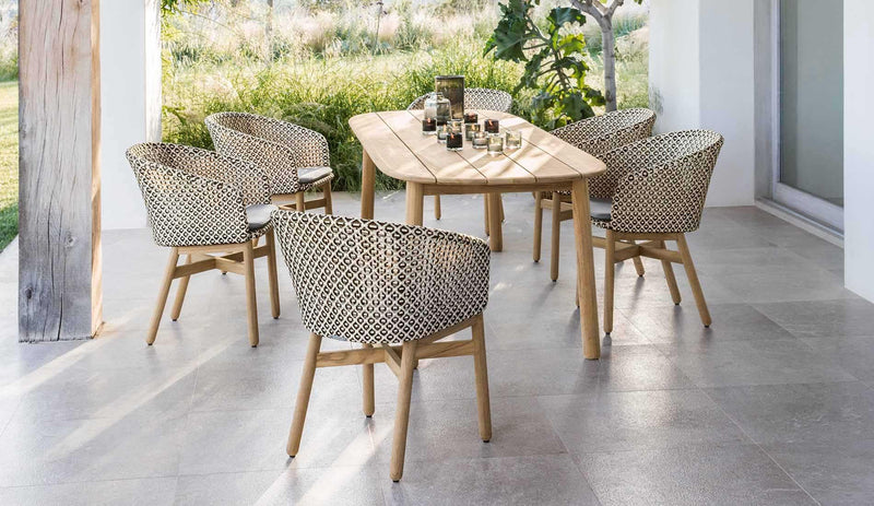Dedon - Mbrace Esstisch - sarto Tailored Interiors Group