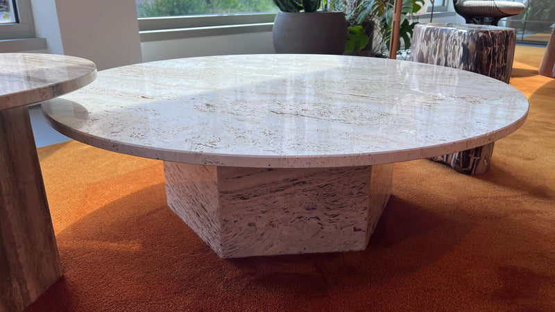 Gubi Epic Couchtisch Tavertin  weiss 110