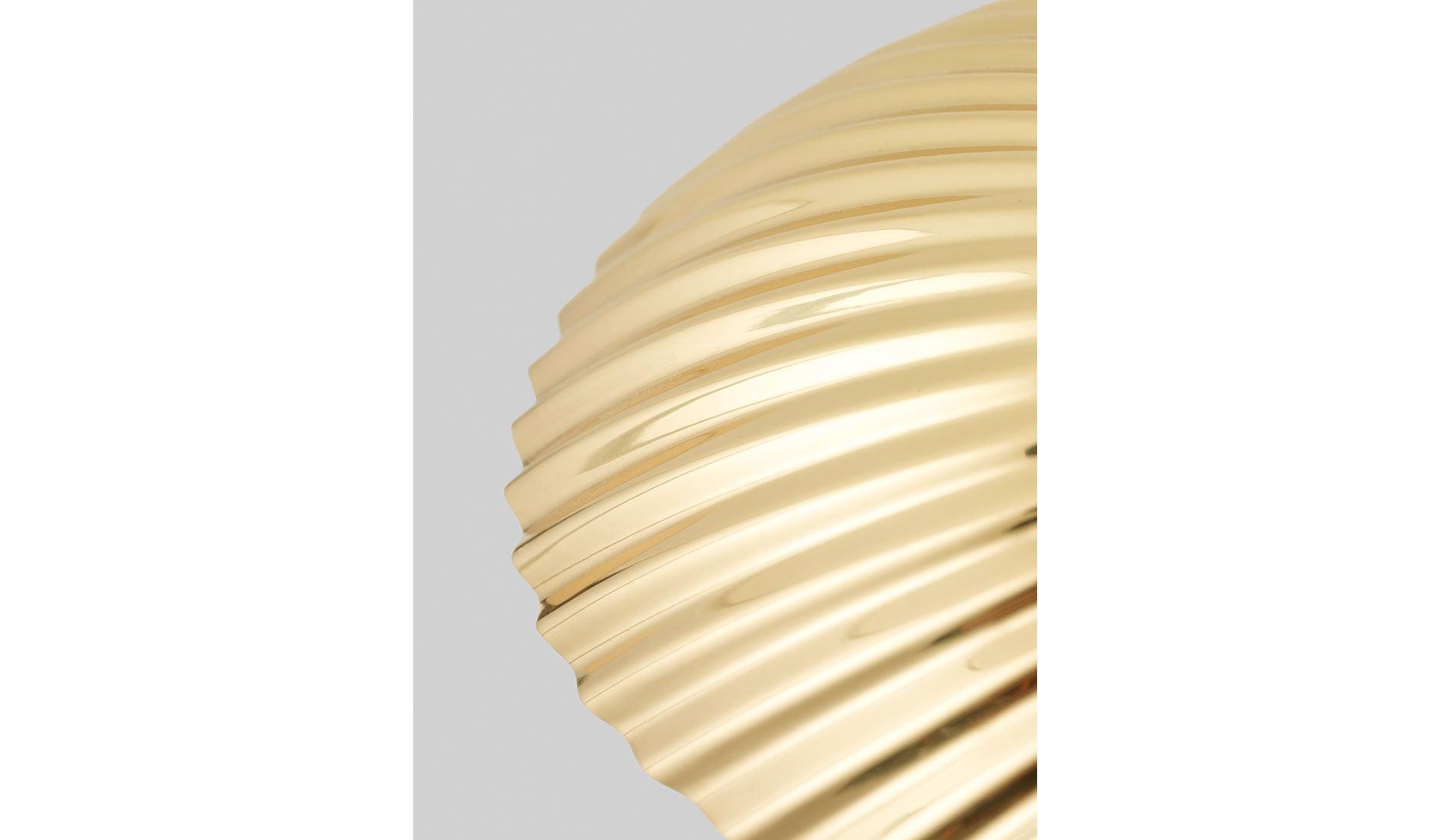 GUBI - GUBI 5321 Tischleuchte | Messing - Tischleuchten - Sarto Group