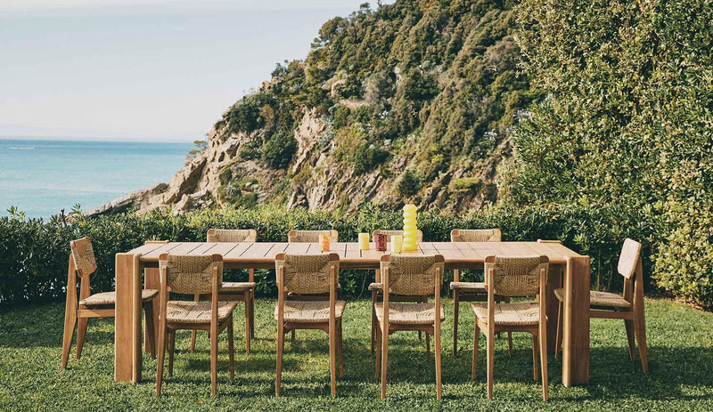 Gubi - GUBI C-Chair Outdoor Stuhl | Natur Teak - sarto Tailored Interiors Group