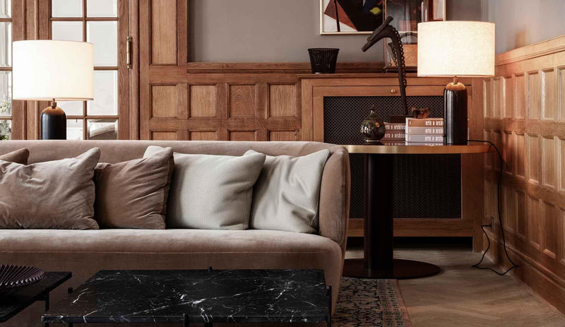 Gubi - GUBI Gravity Tischleuchte | Klein - sarto Tailored Interiors Group