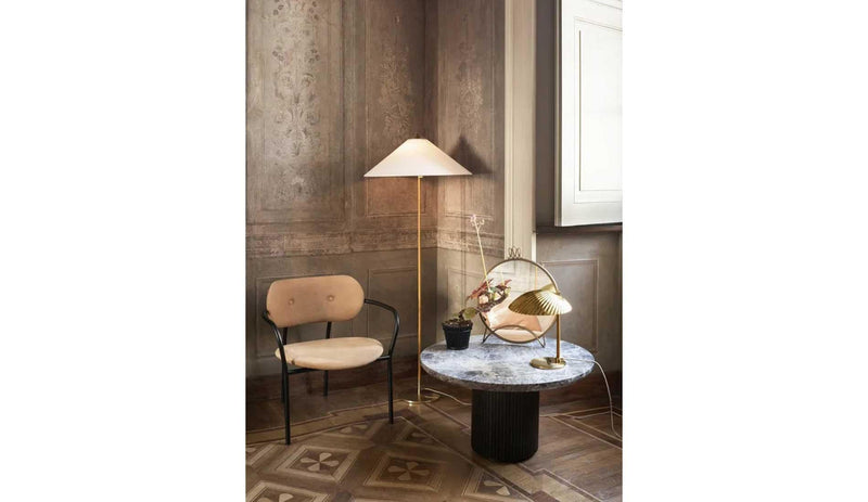 Gubi - GUBI Moon Couchtisch | Emperador Marmor - sarto Tailored Interiors Group