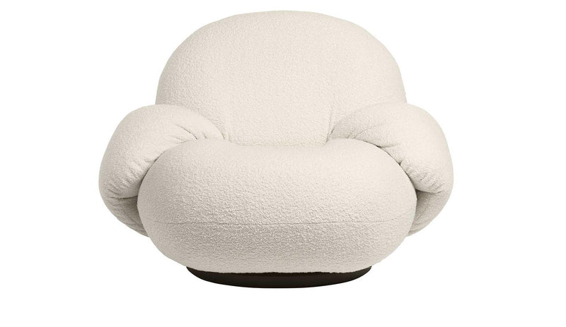 Gubi - GUBI Pacha Loungesessel | mit Armlehnen - sarto Tailored Interiors Group