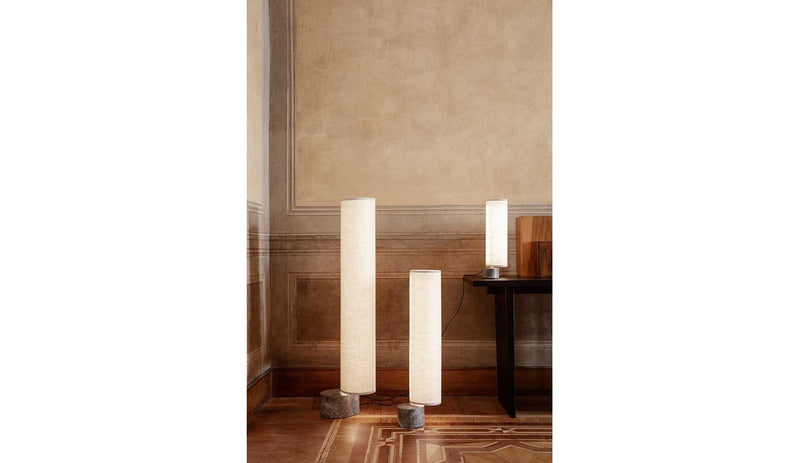 Gubi - GUBI Unbound Stehleuchte | Weiß - sarto Tailored Interiors Group