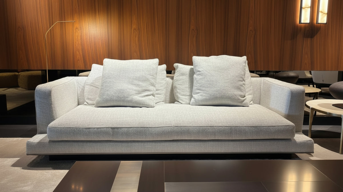 Maxalto - Aurae Sofa - sarto Tailored Interiors Group