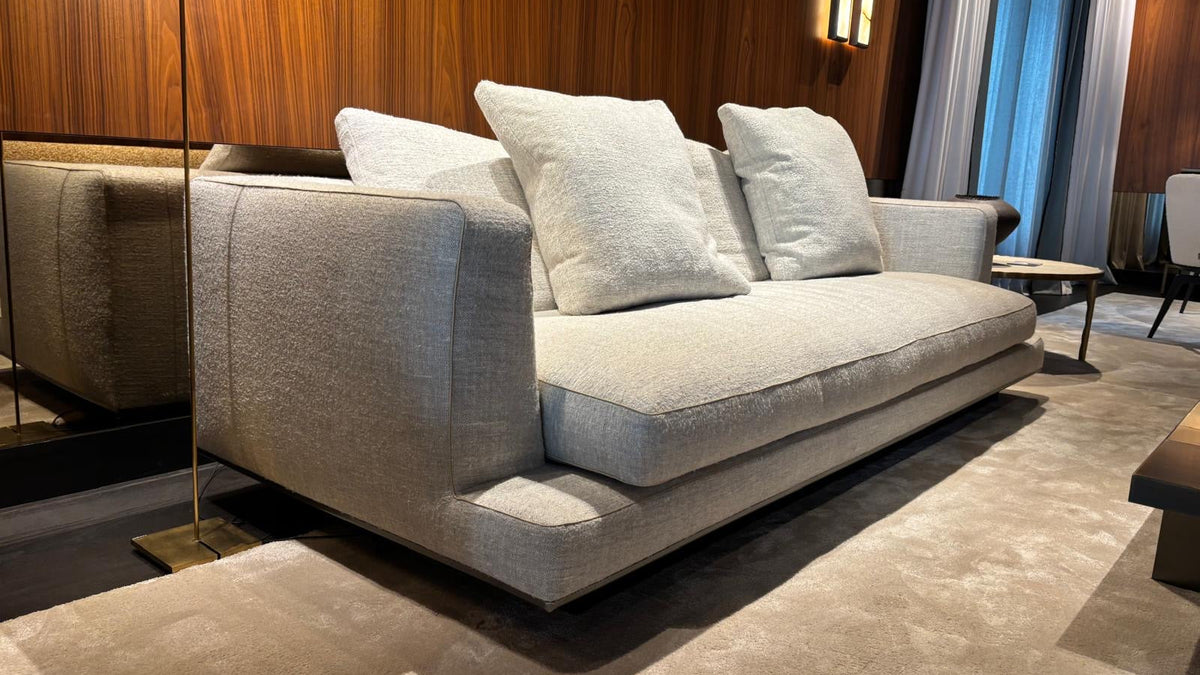 Maxalto - Aurae Sofa - sarto Tailored Interiors Group