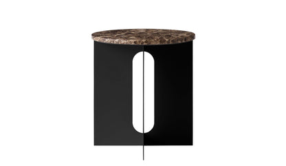 Audo Copenhagen - Audo Copenhagen Androgyne Beistelltisch Schwarz mit Marmor Tischplatte - Beistelltische - Sarto Group