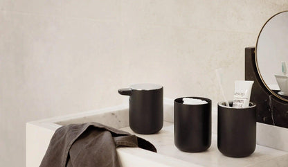 Audo Copenhagen - Audo Copenhagen Norm Seifenspender | Schwarz - Seifenspender - Sarto Group