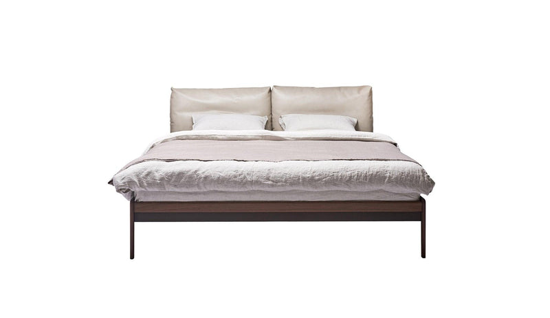 More - MORE SOVA Bett | Amerikanischer Nussbaum geölt - sarto Tailored Interiors Group