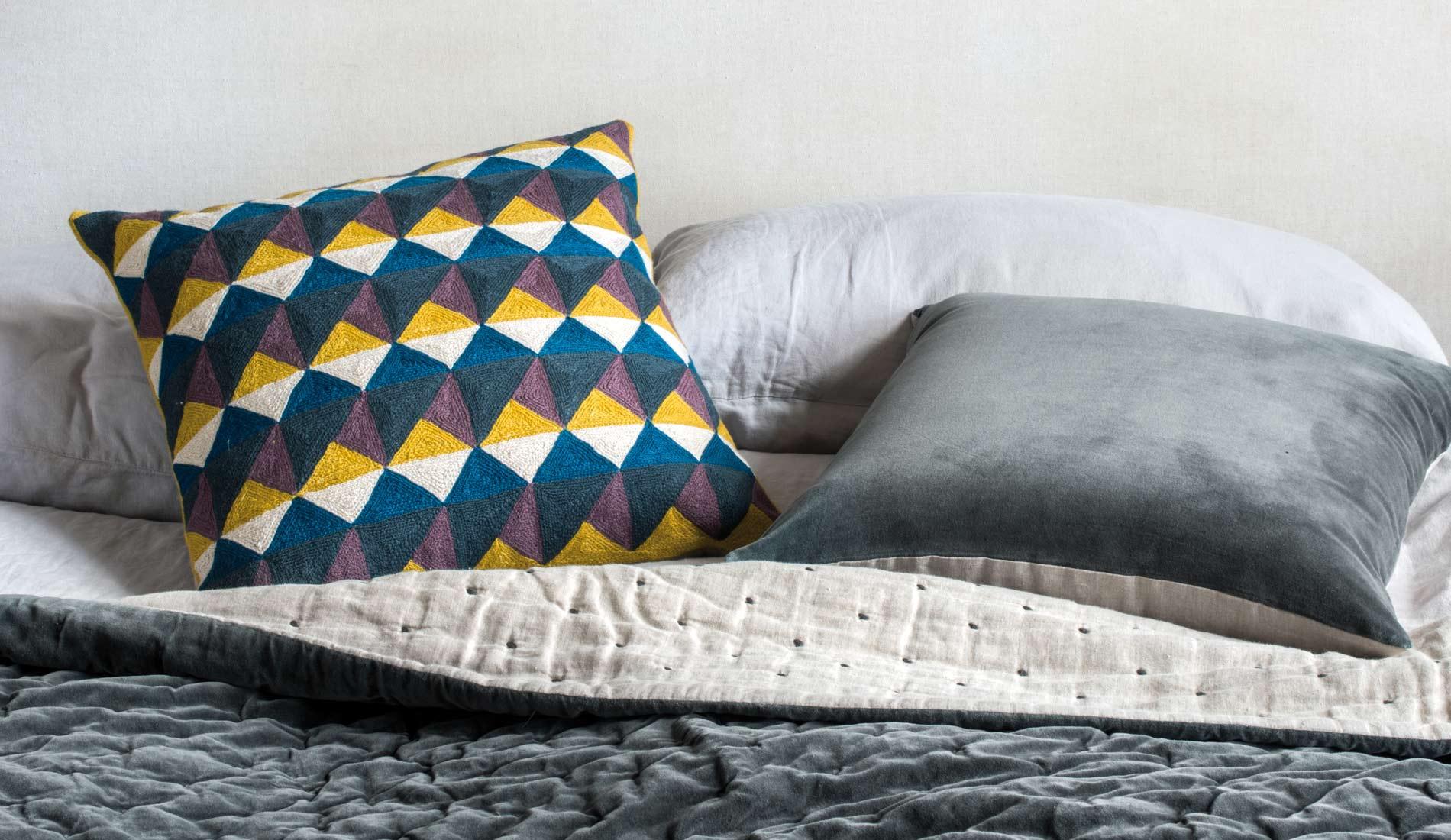 Niki Jones - Niki Jones Velvet Linen Kissen | Slate - Zierkissen - Sarto Group
