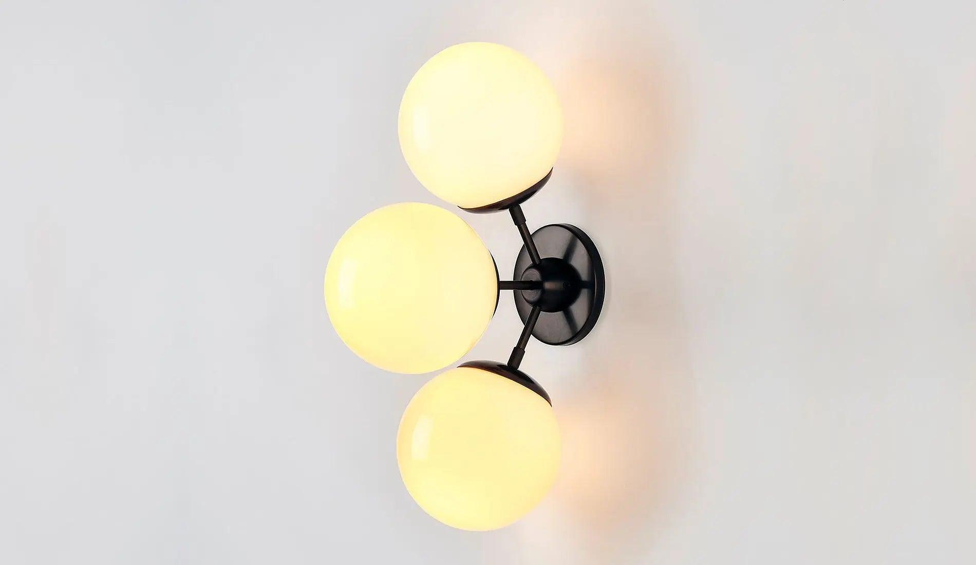 Roll & Hill Modo Sconce 3-Globes Wandleuchte - Sarto Group